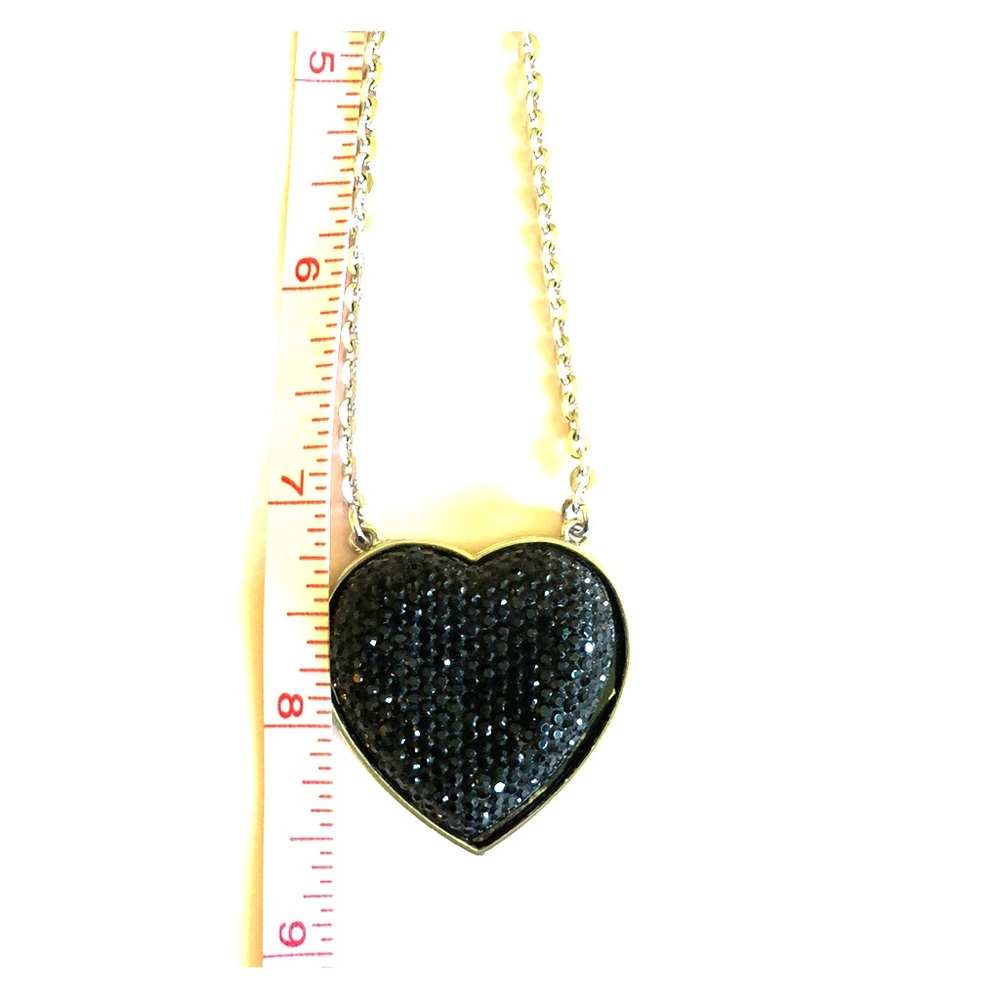 Black heart Hot Topic necklace